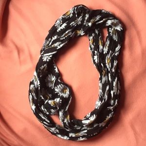 Daisy infinity scarf